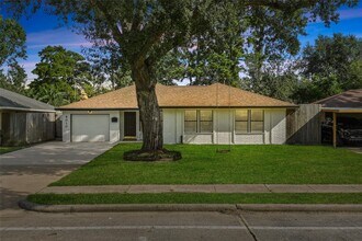 5010 W 43rd St in Houston, TX - Foto de edificio - Building Photo