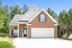 26 Kentucky Ave in Sharpsburg, GA - Building Photo