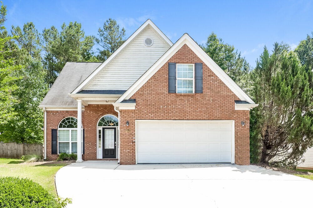 26 Kentucky Ave in Sharpsburg, GA - Building Photo