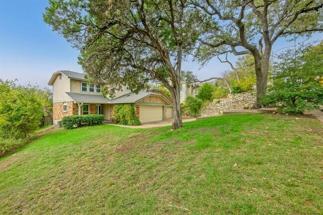 1928 Holly Hill Dr in Austin, TX - Building Photo - Building Photo