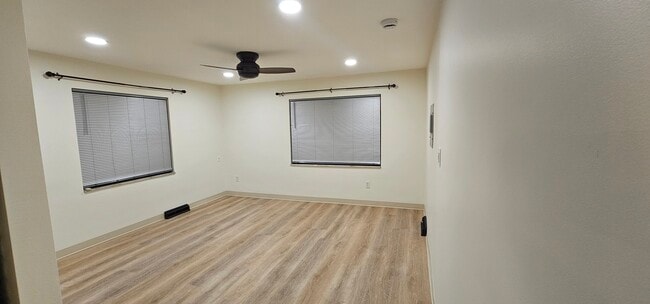 2774 S Park Rd, Unit Right Looking