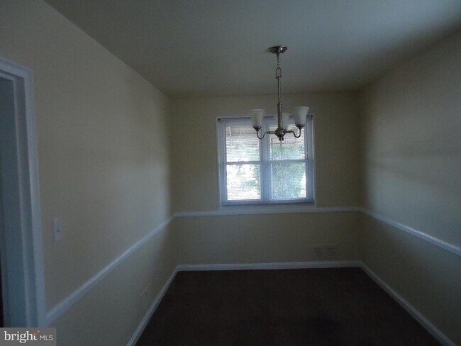 919 Coleridge Rd photo'