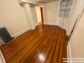 885 Massachusetts Ave, Unit 10 in Cambridge, MA - Foto de edificio - Building Photo