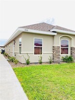 4 Jackson St in Weslaco, TX - Building Photo