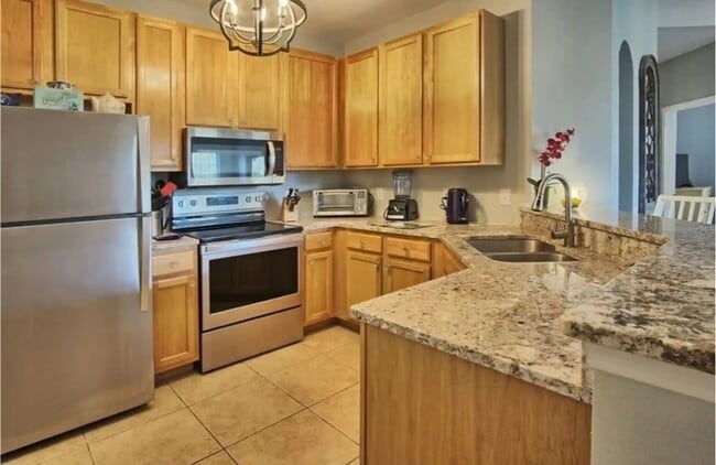 2402 Courtney Meadows Ct, Unit 304 in Tampa, FL - Foto de edificio - Building Photo