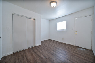 646 W 109th Pl, Unit 642 in Los Angeles, CA - Foto de edificio - Building Photo