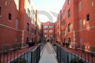 3935 N Janssen Ave, Unit #3943-N3 in Chicago, IL - Building Photo