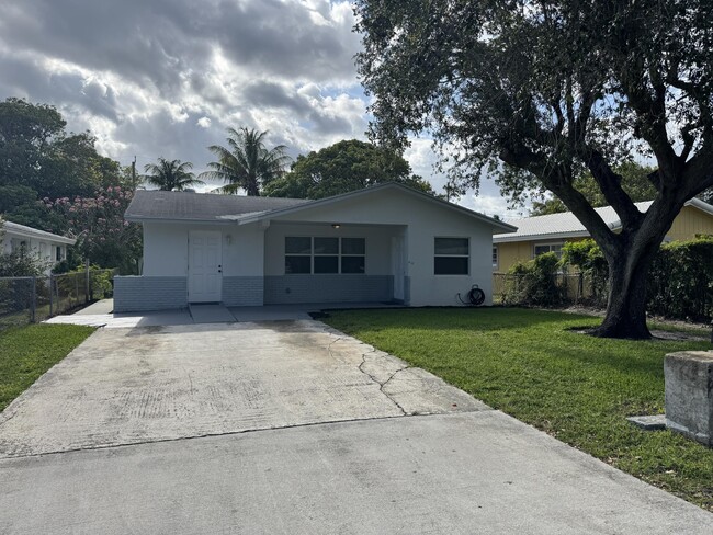property at 618 SW 5th Ave