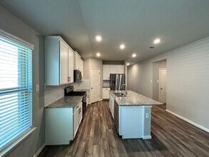 13166 Maridell Park in San Antonio, TX - Building Photo - Building Photo