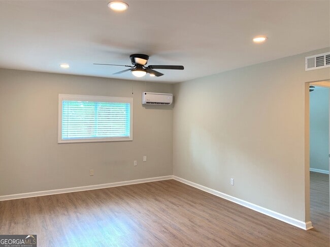 property at 531 Gresham Park Dr
