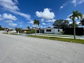 10460 SW 26th Terrace in Miami, FL - Building Photo
