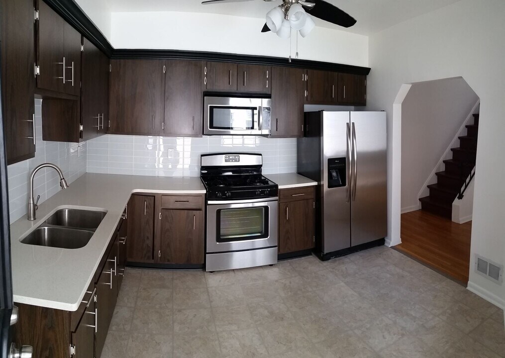 1826 Larkins Wy in Pittsburgh, PA - Building Photo