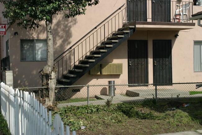 1422 Orange Ave in Long Beach, CA - Building Photo - Building Photo