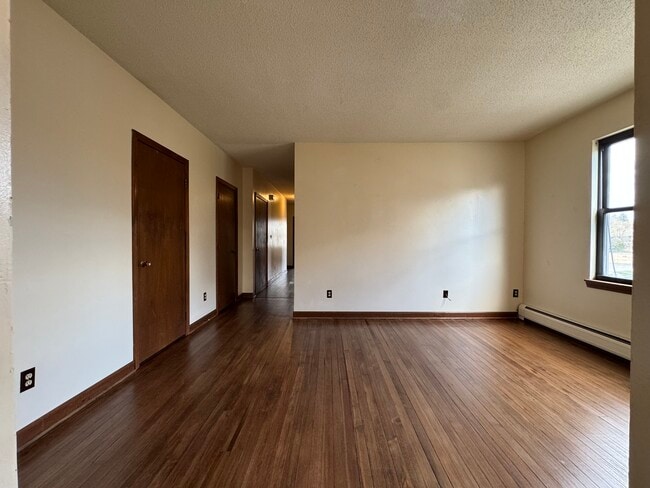 67 E Main St, Unit 65-B in Middletown, CT - Foto de edificio - Building Photo