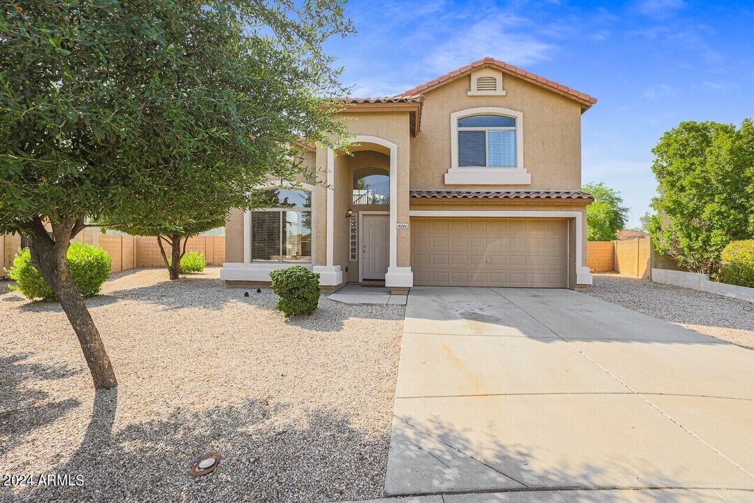 16066 W Moreland St in Goodyear, AZ - Building Photo
