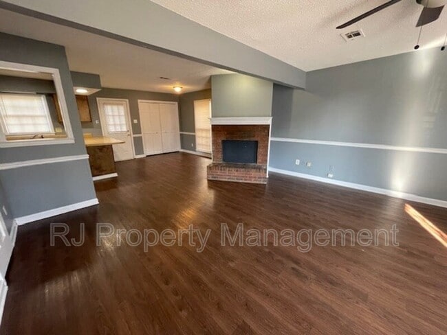 5560 Blossom Ln in Memphis, TN - Building Photo - Building Photo