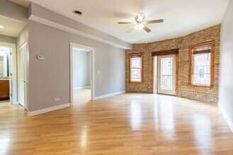 1334 W Greenleaf Ave in Chicago, IL - Building Photo - Building Photo