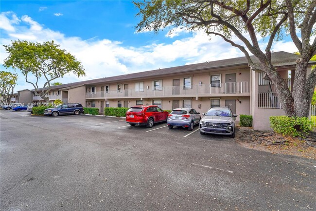 7668 SW 152nd Ave in Miami, FL - Building Photo - Building Photo