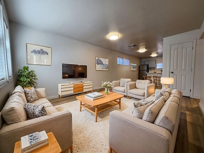 property at 1423 Anita St