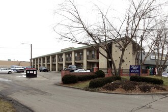 The Flintlock Arms Apartment Community in Louisville, KY - Building Photo - Building Photo