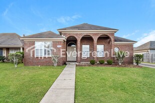 3925 Claiborne Cir in Montgomery, AL - Building Photo