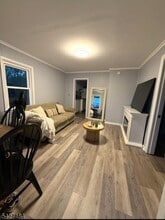 2 Holloway Pl in Morris Plains, NJ - Building Photo - Building Photo
