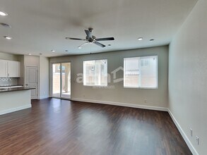 8813 Brent Leaf Ave in Las Vegas, NV - Building Photo - Building Photo