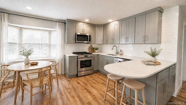 property at 27 Southridge Dr