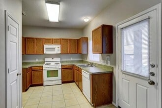 23830 Single Oak St in Spring, TX - Building Photo - Building Photo