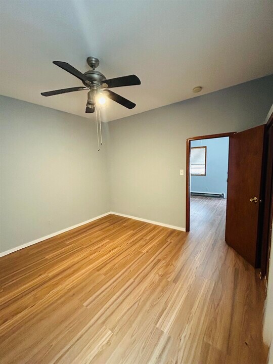 330 Sip Ave in Jersey City, NJ - Building Photo