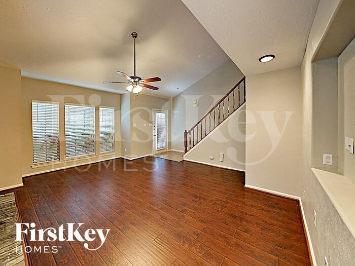 75 N Pathfinders Cir in Spring, TX - Building Photo