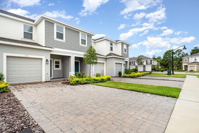 174 River Front Way in Edgewater, FL - Building Photo - Building Photo