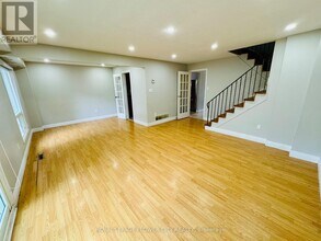 8 Junewood Crescent in Brampton, ON - Building Photo - Building Photo