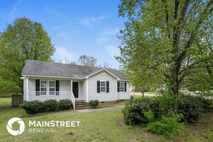 1499 Smokey Mountain Dr in Zebulon, NC - Building Photo