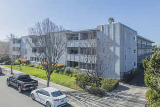 Sea Breeze in Alameda, CA - Building Photo - Building Photo