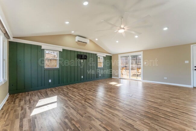 72 Clover Dr in Crystal Lake, IL - Building Photo - Building Photo