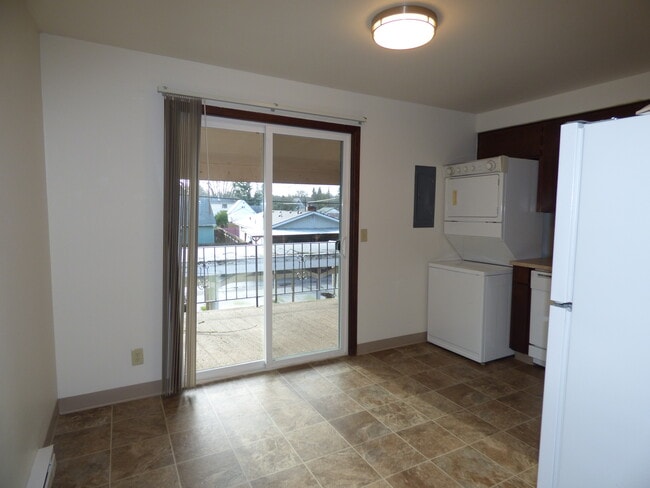 1192 7th St NW, Unit 1192 in Salem, OR - Foto de edificio - Building Photo
