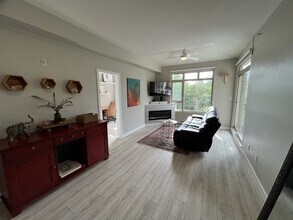 100 Capilano Rd in Port Moody, BC - Building Photo - Building Photo