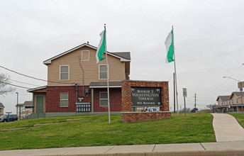 Booker T. Washington Terrace in Austin, TX - Foto de edificio - Building Photo