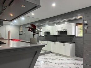 11825-11891 91 Ave in Delta, BC - Building Photo - Building Photo