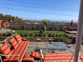 2180 Foster Ave, Unit Foster Unit 1 in Ventura, CA - Foto de edificio - Building Photo