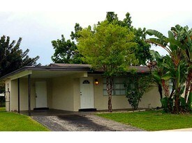 5264 SW 94th Ave in Cooper City, FL - Building Photo