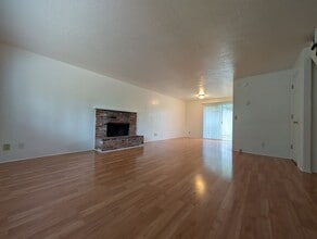 4590 Manzanita St in Eugene, OR - Building Photo - Building Photo