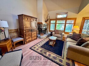 929 Northwood Blvd in Incline Village, NV - Foto de edificio - Building Photo