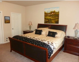 12545 SE Clinton Ct in Portland, OR - Building Photo - Building Photo