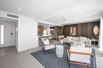 1740 N Vía Miraleste in Palm Springs, CA - Building Photo - Building Photo