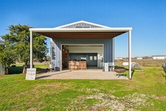 2200 TX-21 in Paige, TX - Building Photo - Building Photo