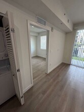 478 NW 153rd St, Unit A1 in Miami, FL - Foto de edificio - Building Photo