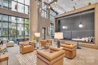 2020 W Morehead St, Unit 5G in Charlotte, NC - Building Photo - Building Photo