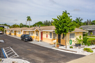 Welcome Inn in Ft. Myers, FL - Building Photo - Building Photo